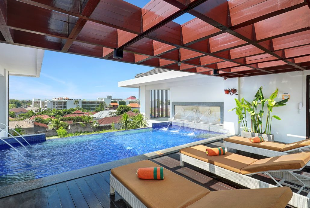 Harris Hotel Seminyak 5