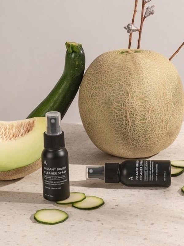 Instant Brush Cleaner Spray 3