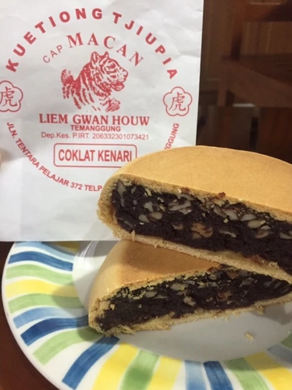  Kue Tong Tjiu Pia Cap Macan Liem Gwan Houw