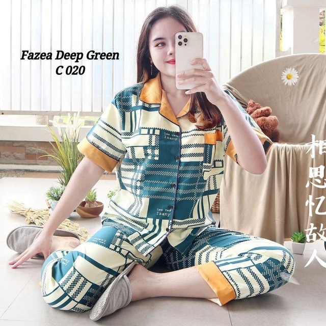 IZANY  Piyama Dewasa XXL Satin Apple