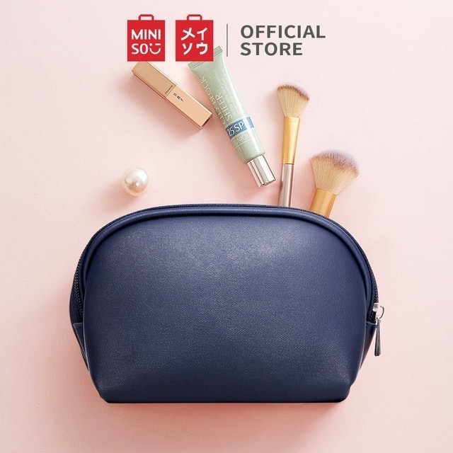 Simple Shell Shaped Cosmetic Bag