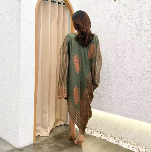  Laus Boutique Rayya Dress Batik