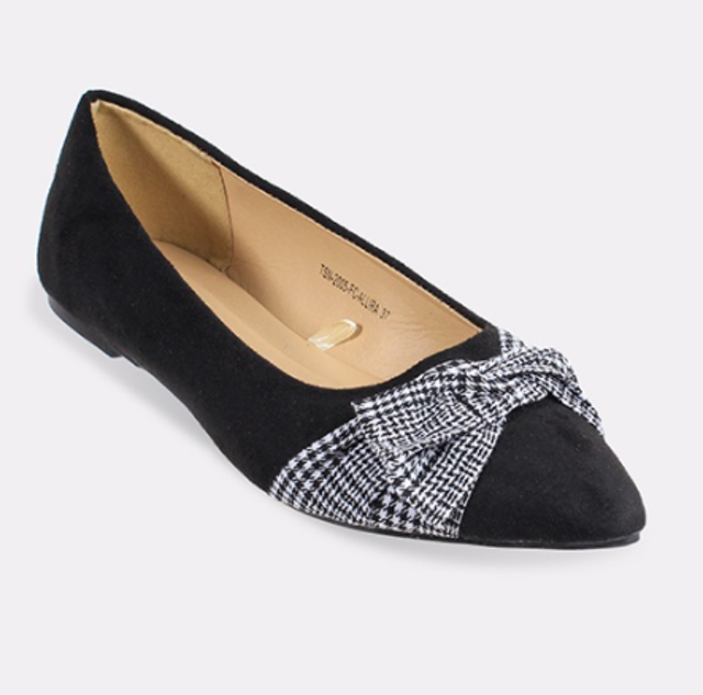 The Little Things She Needs - ALLIRA