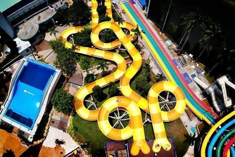 The Wave Pondok Indah Waterpark 2