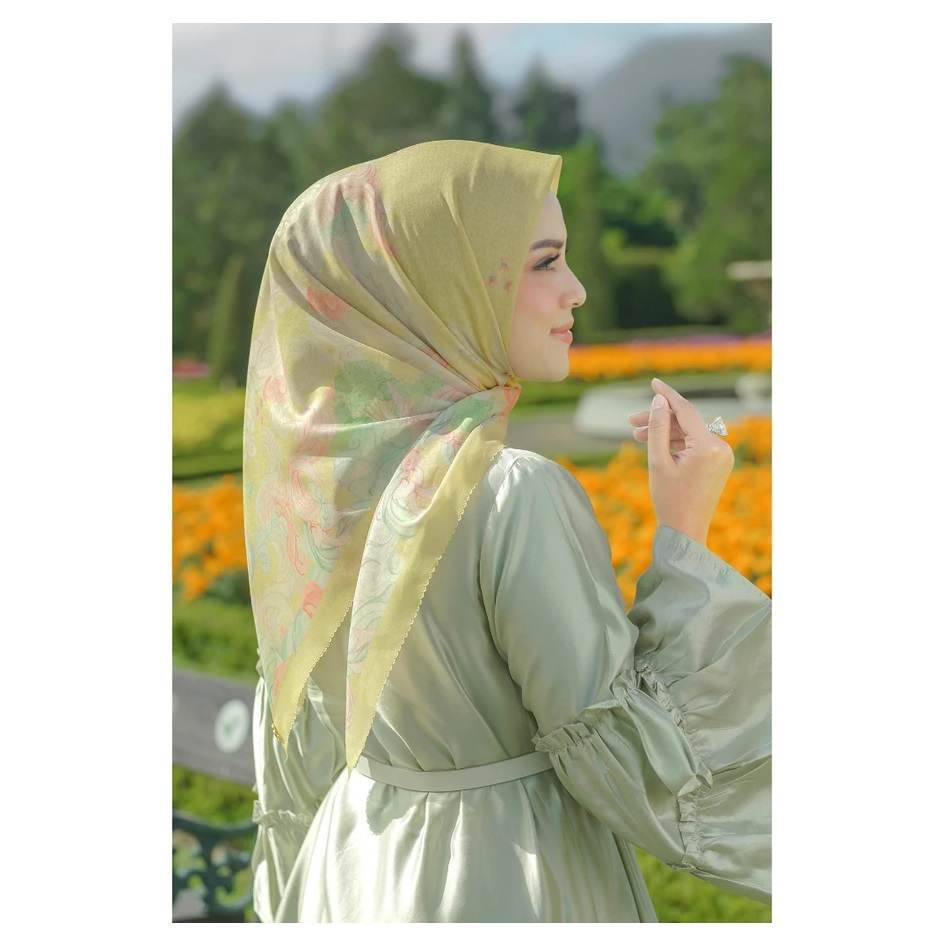 Alia Kreasi Mandiri Internasional Buttonscarves The Friendship Satin Square