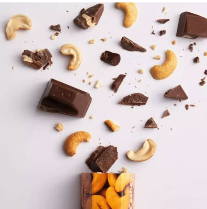 Perusahaan Industri Ceres Silverqueen Chunky Bar White Chocolate with Cashew