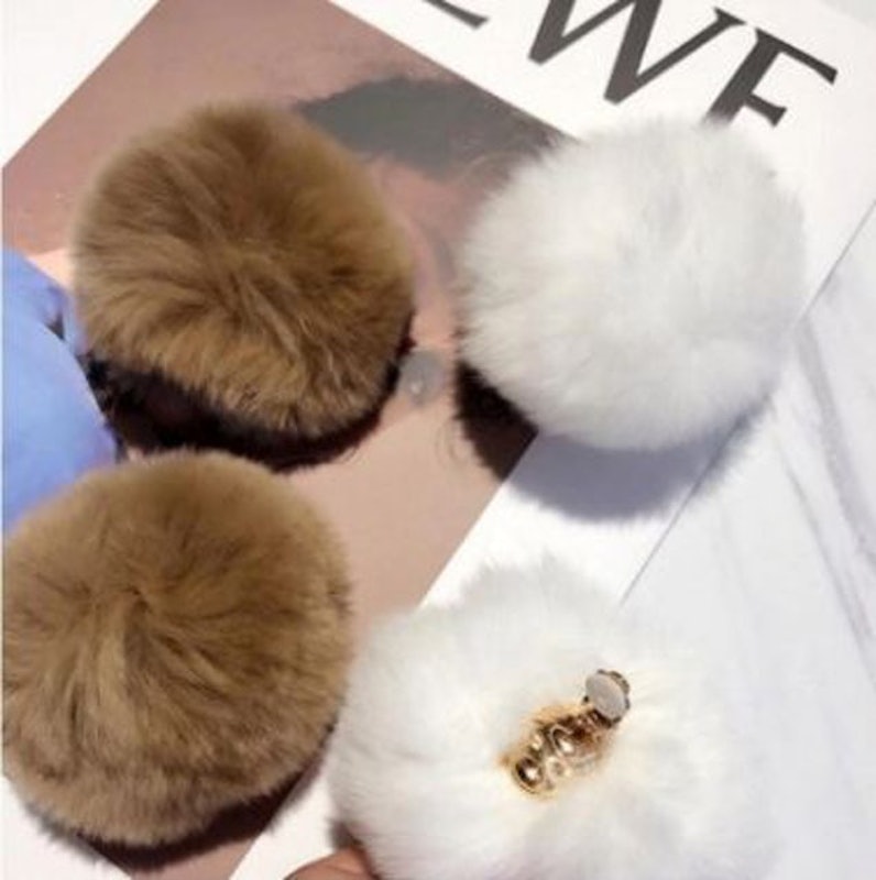 Pompom Ear Clip 02C718R 1