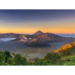 Golden Sunrise Gunung Bromo
