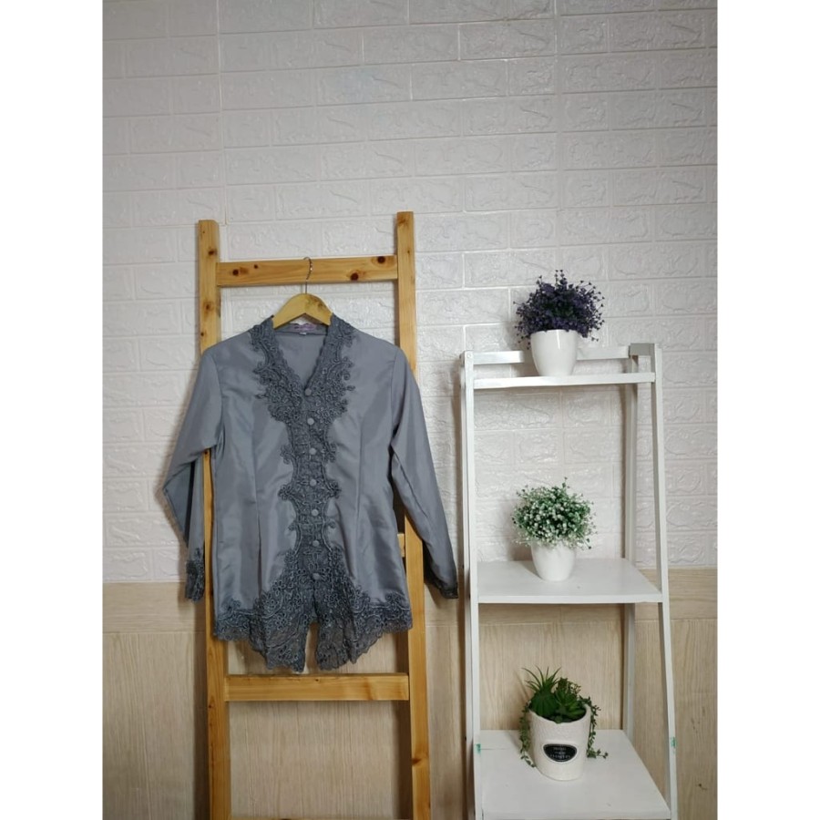 Kebaya Encim Bordir