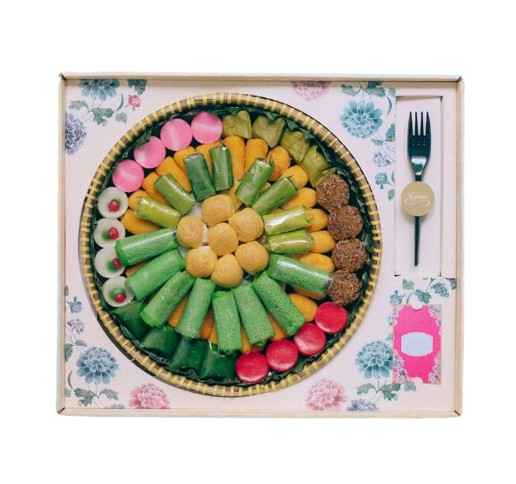 Gouw Heritage Box Set of 86pcs Kue Tampah & Jajanan Pasar + Topper Birthday
