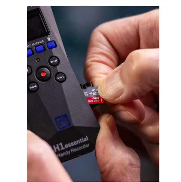  Zoom H1essential with APH-1e Handy Recorder