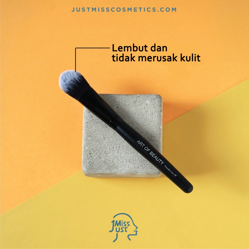 Just Miss Foundation Brush 3