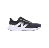 10 Rekomendasi Sepatu New Balance untuk Pria Terbaik 2