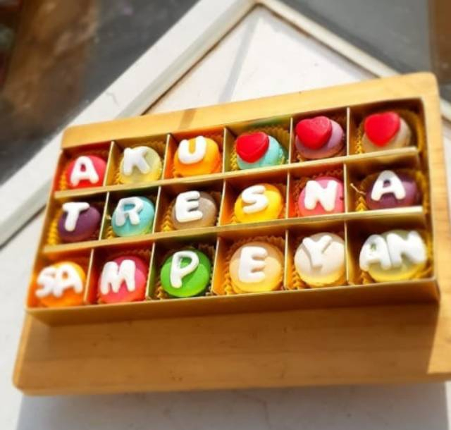 De Cookieshouse Baby Macaron Gift Box