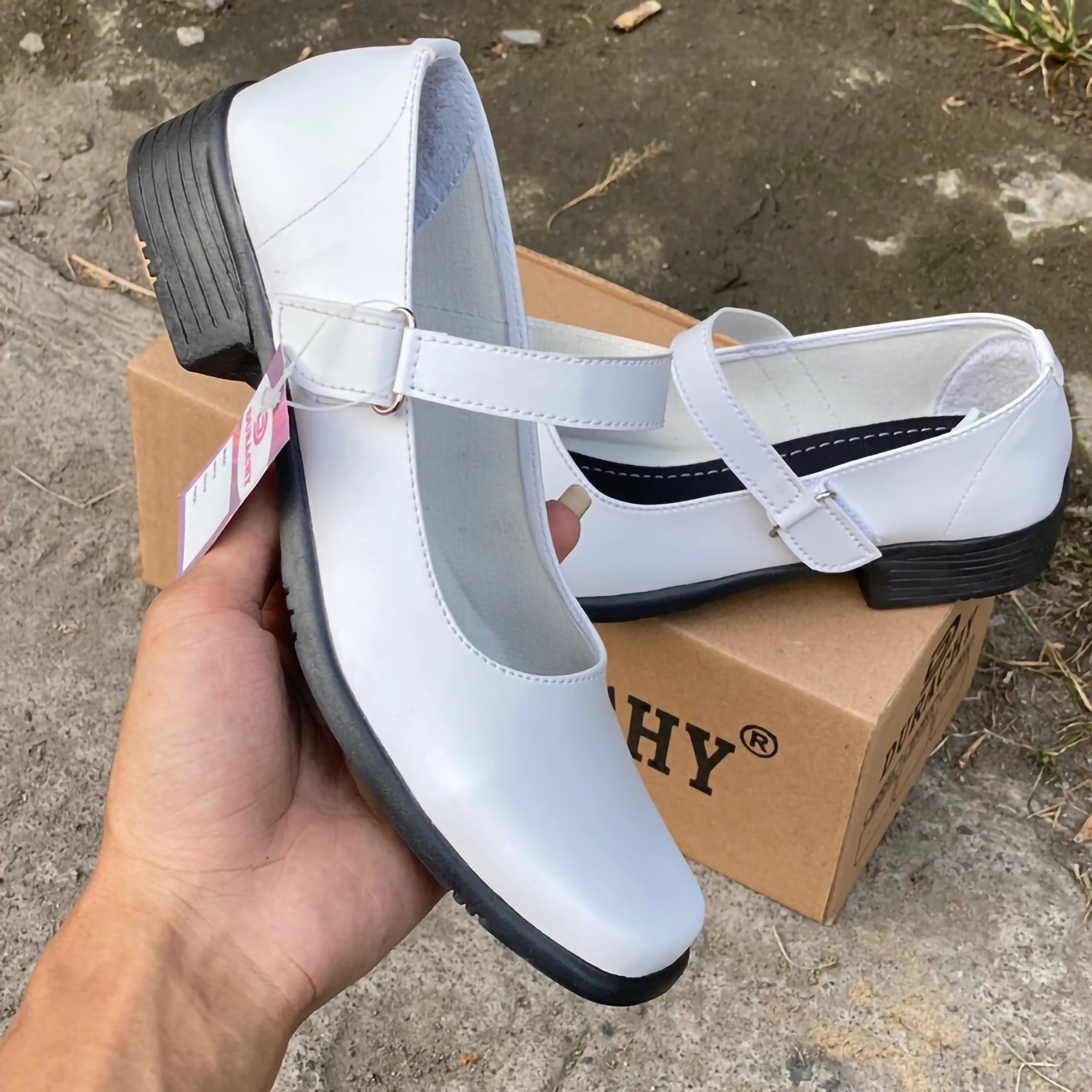  Durachy Sepatu Pantofel Wanita Putih DC-02