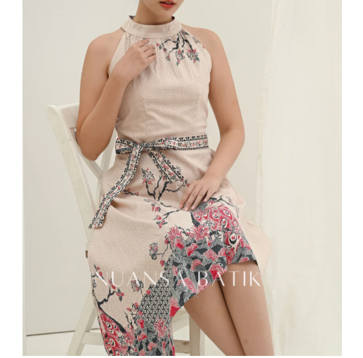 Nuansa Batik Dress Batik dengan Pita Tanpa Lengan