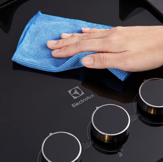 Electrolux Electrolux Kompor Gas Tanam UltimateTaste 300 dengan 3 Tungku 78cm EHG7330BE