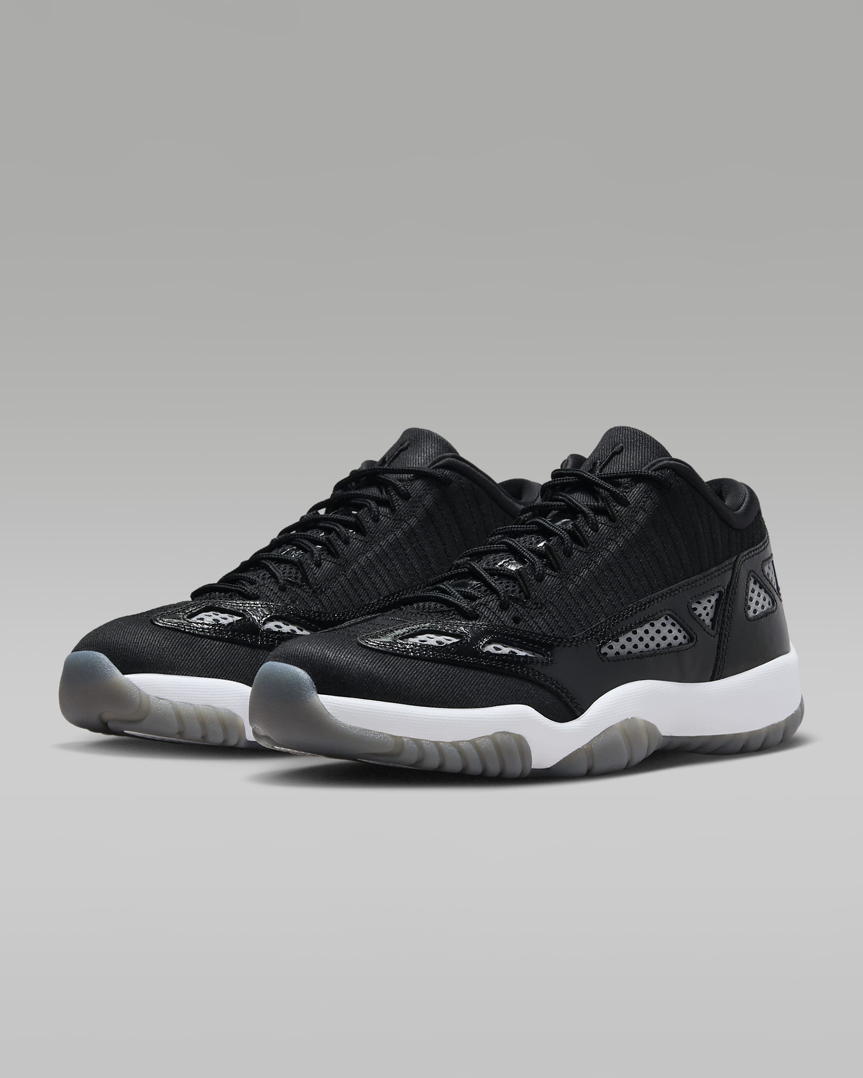 Air Jordan 11 Retro Low IE