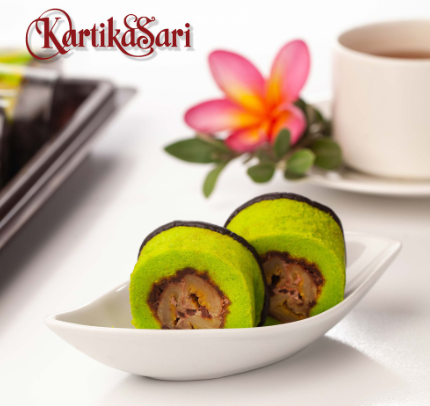 Kartika Sari  Banana Roll Pandan