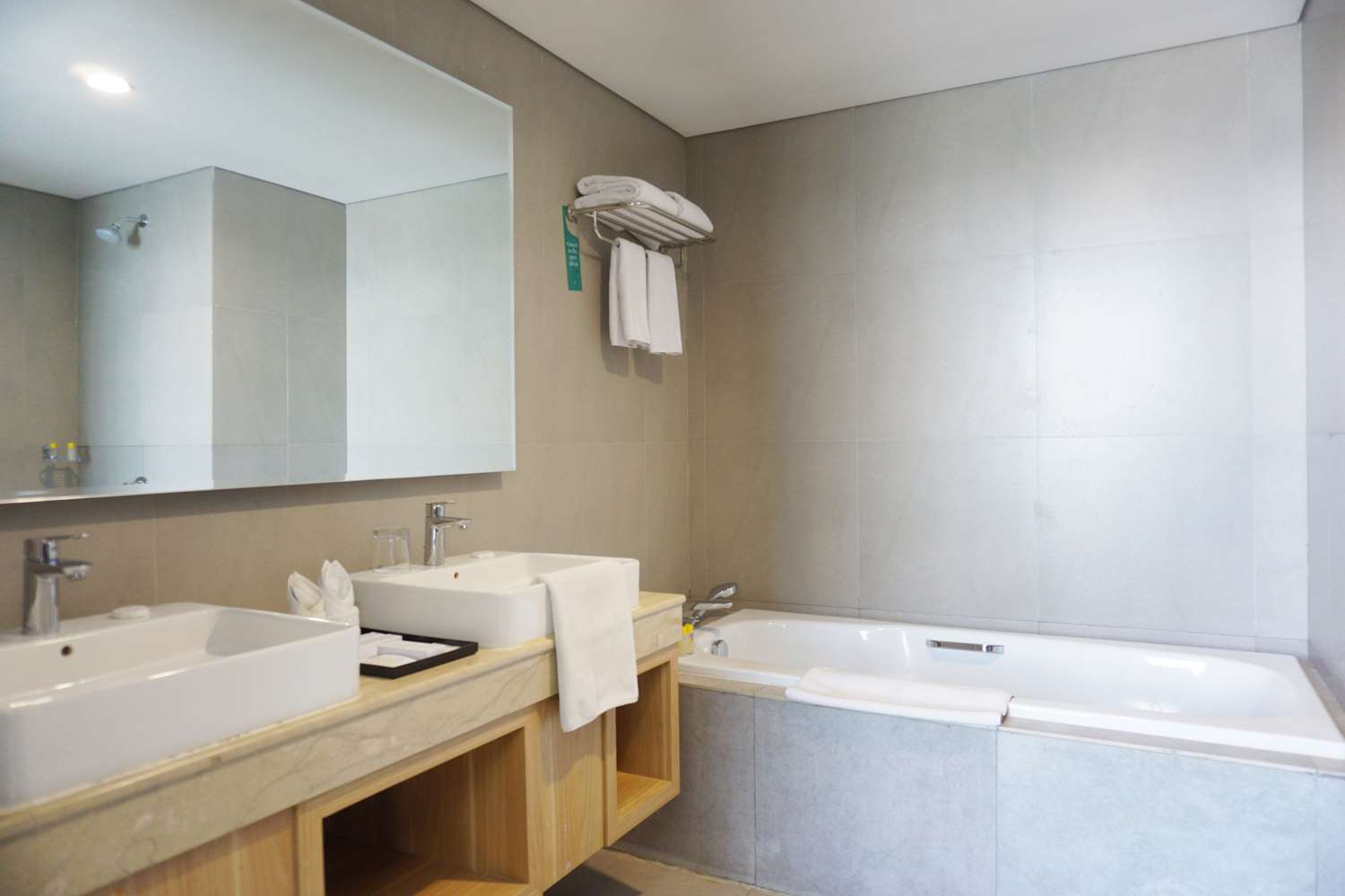 Golden Tulip Springhill Lampung 2