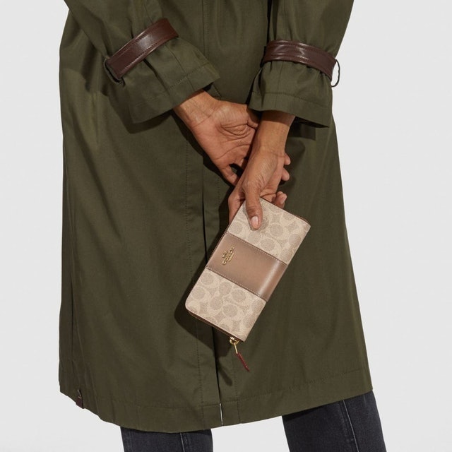 Coach Accordion Zip Wallet In Colorblock Signature Canvas 31546