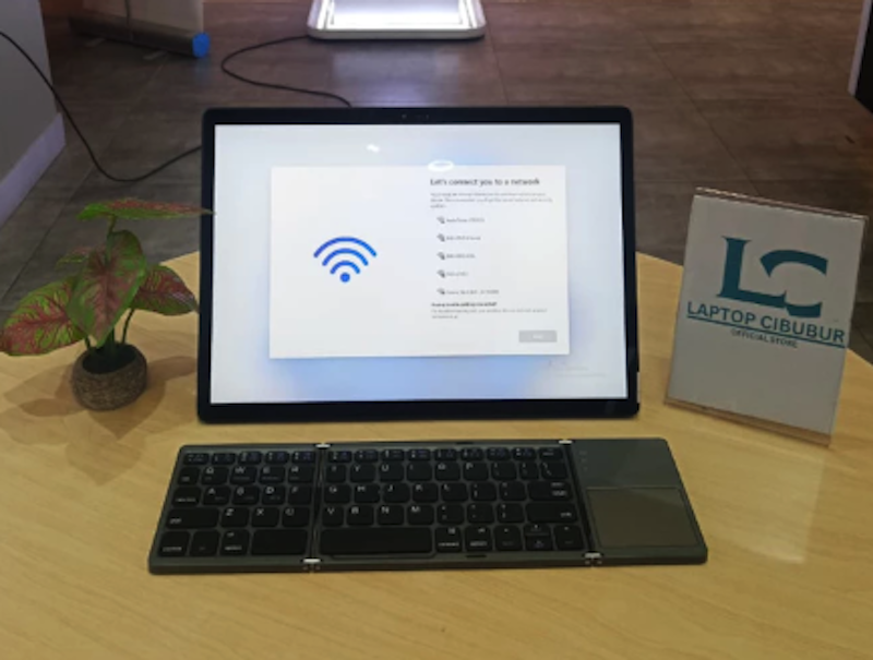 Dell Latitude 2-in-1 Laptop 7350 4