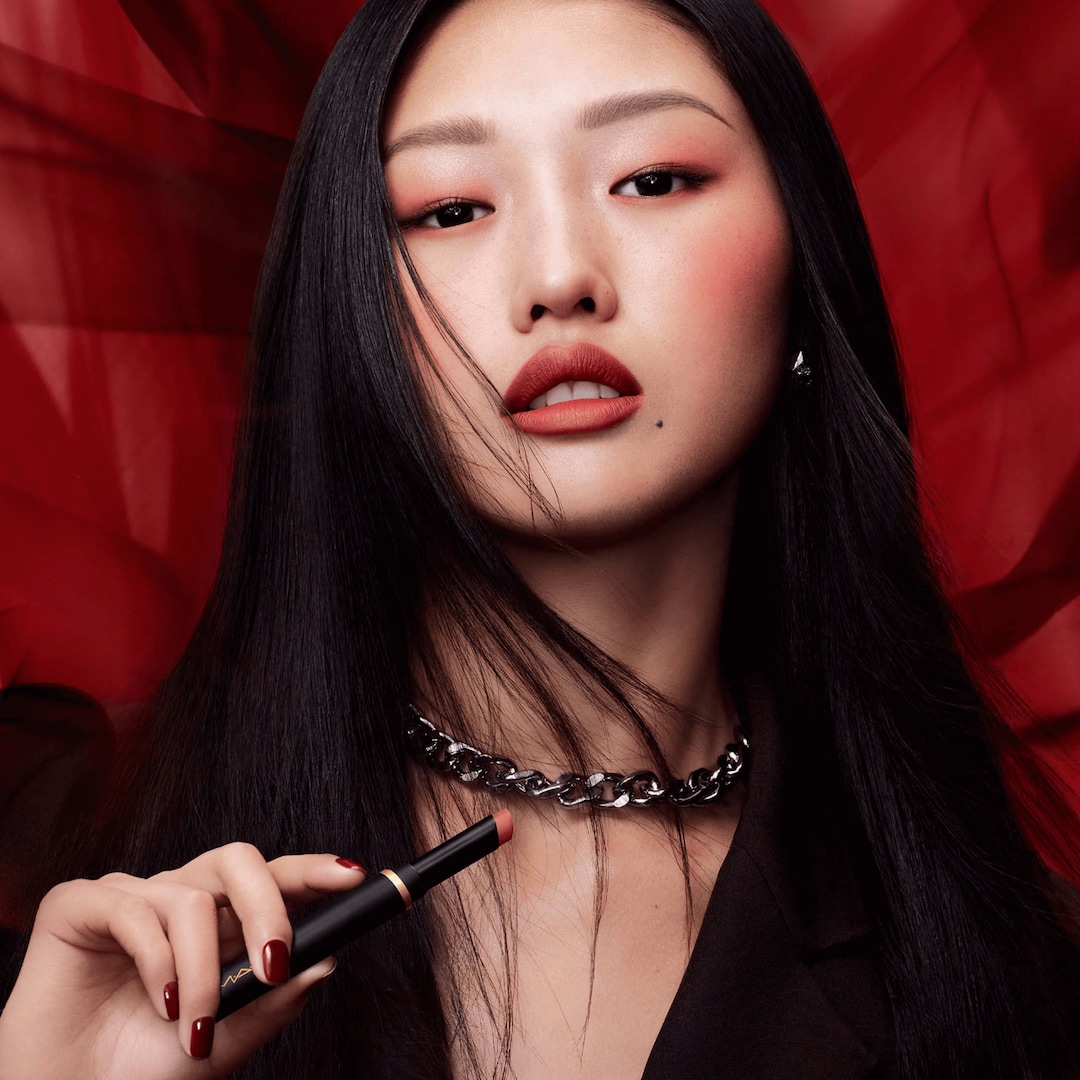POWDER KISS VELVET BLUR SLIM STICK