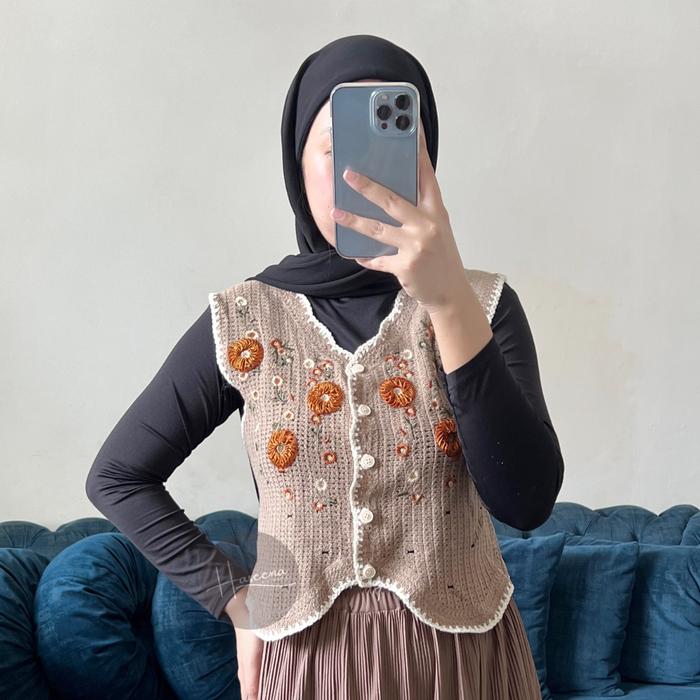 Haseena Fashion Haseena Outer Hafiy Motif Bunga