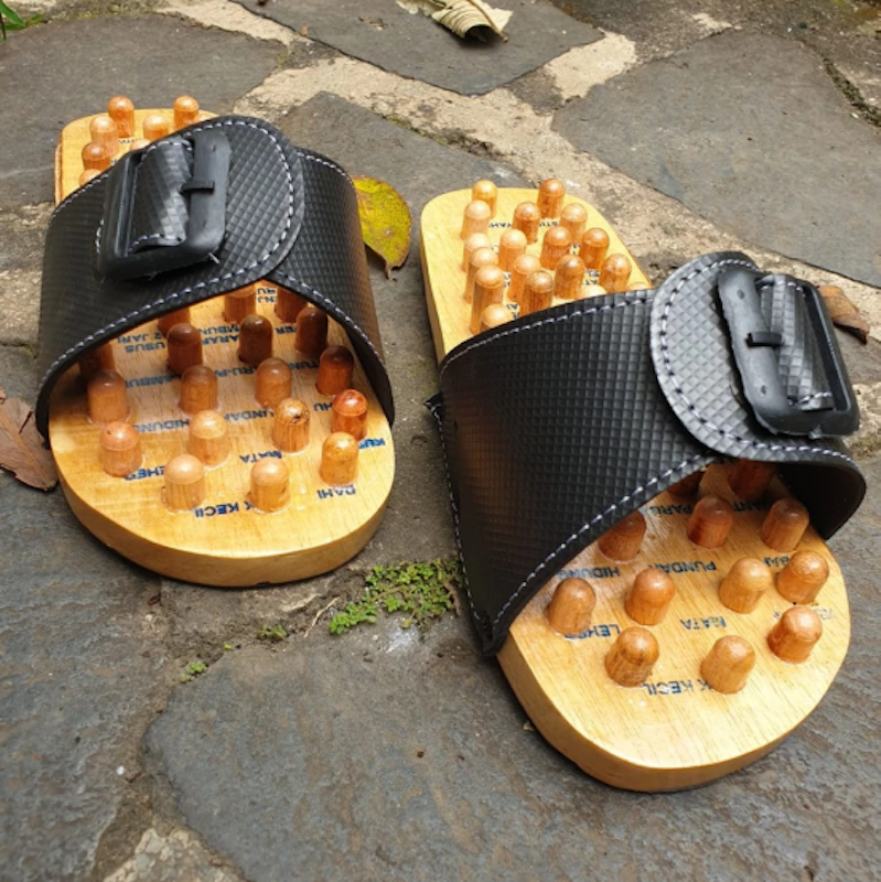 Sandal Pijat Refleksi Selop Kayu 4