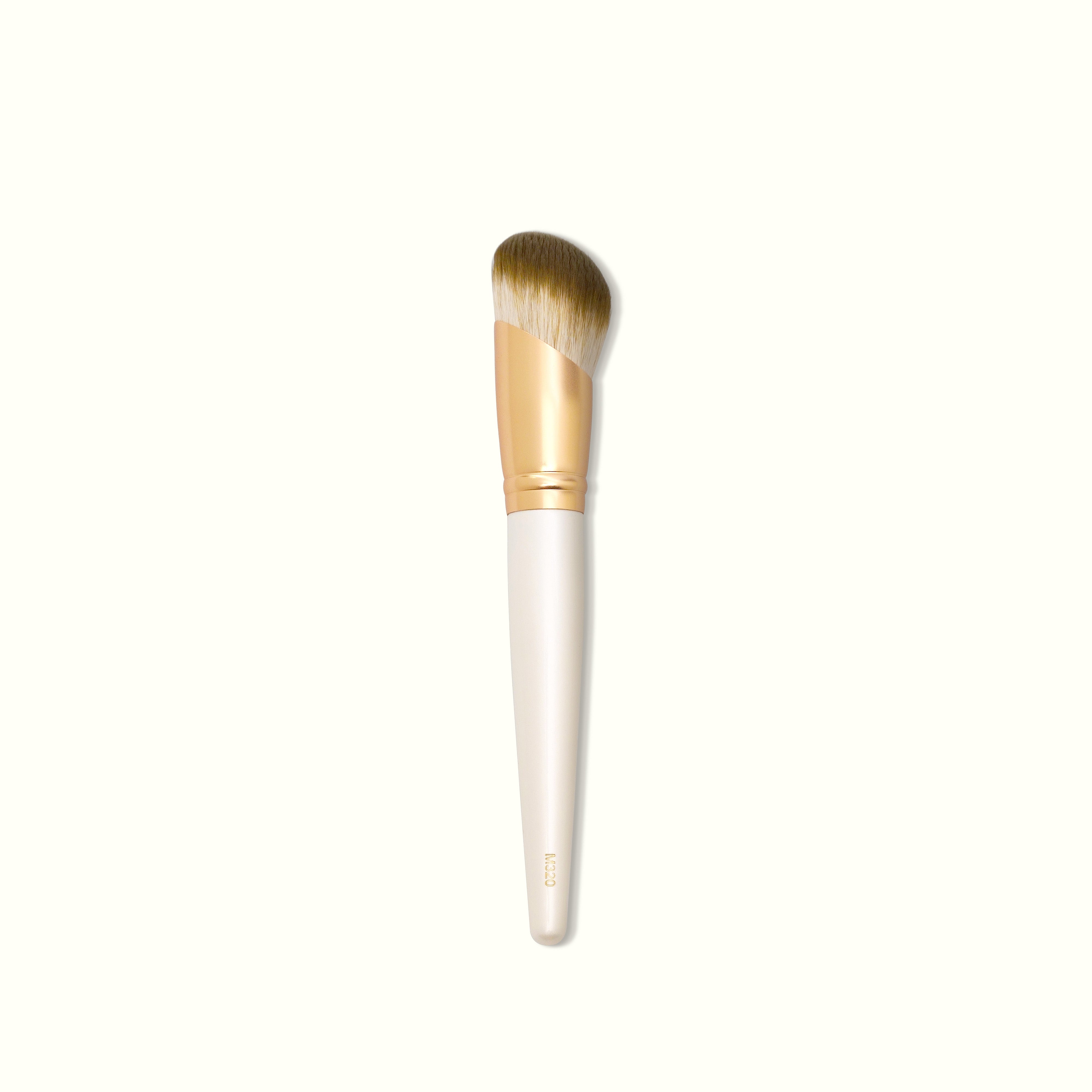 MUAQ Angled Foundation Brush 2