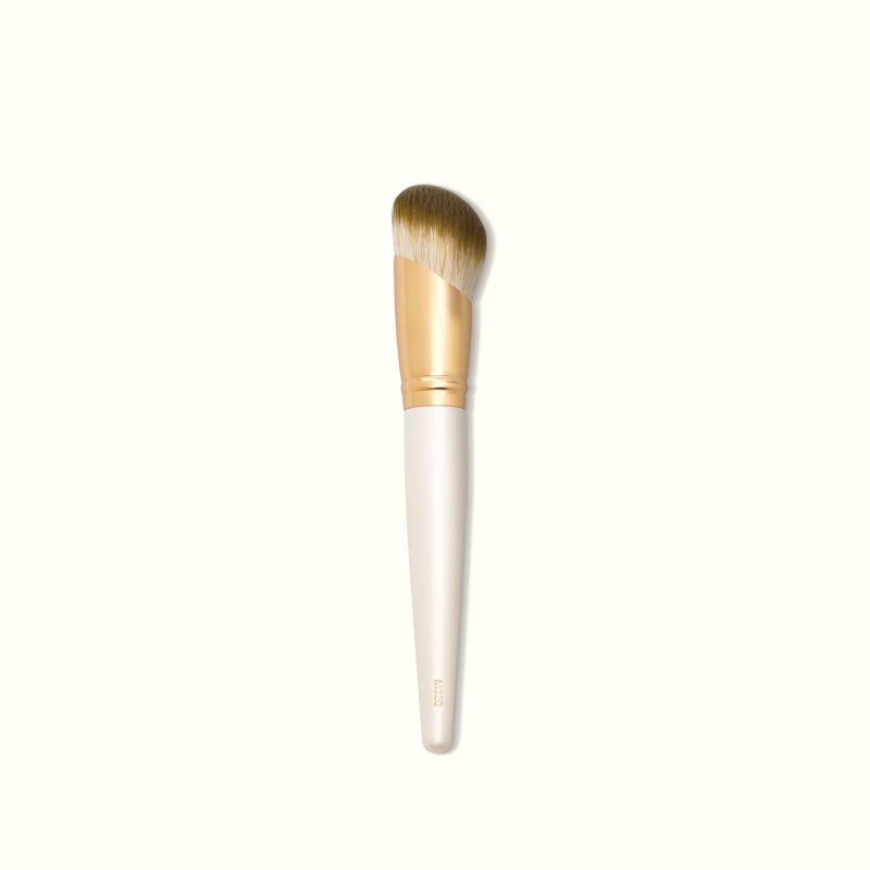 MUAQ Angled Foundation Brush 2