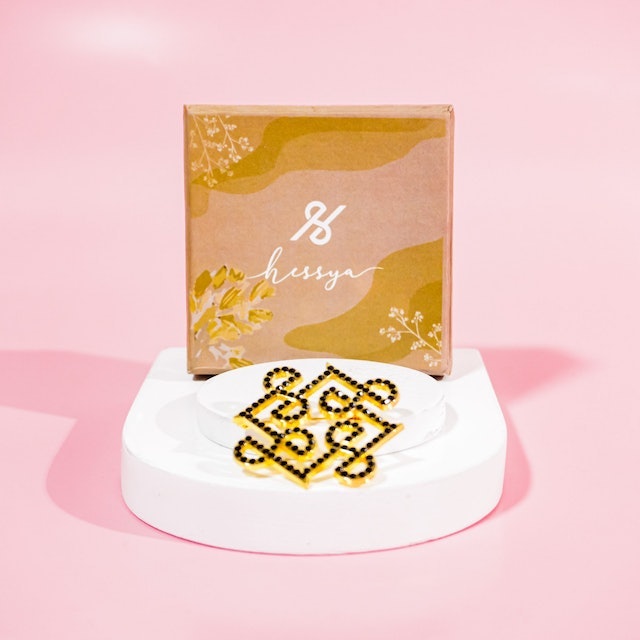 Hessya Label Queen Brooch