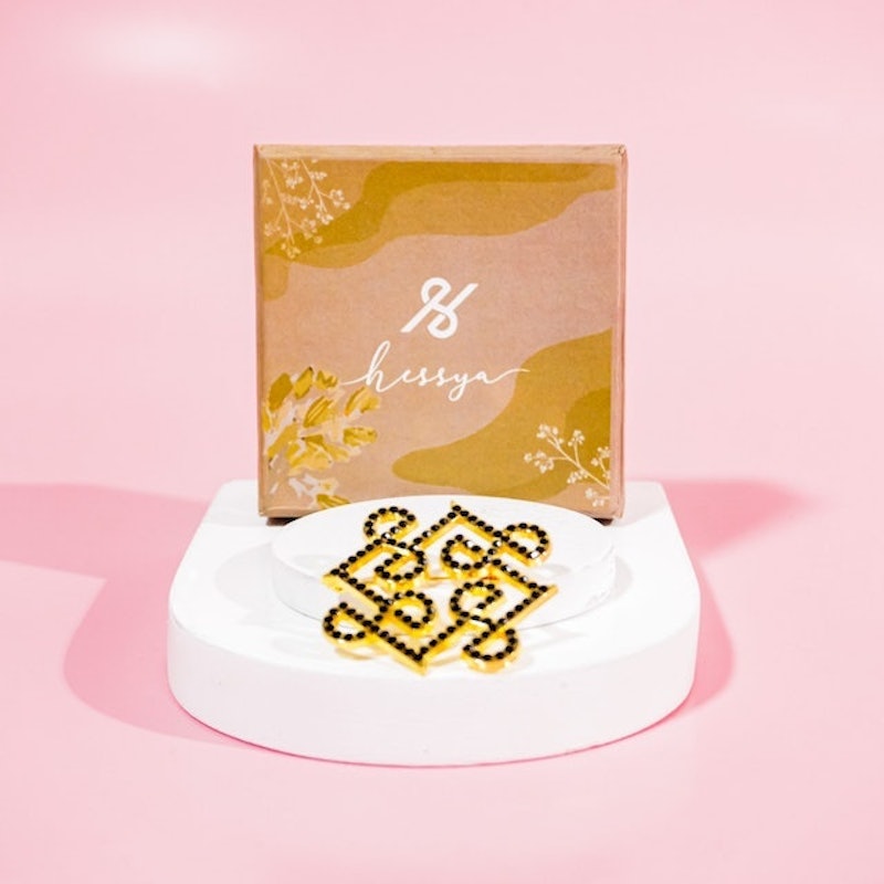 Queen Brooch 3