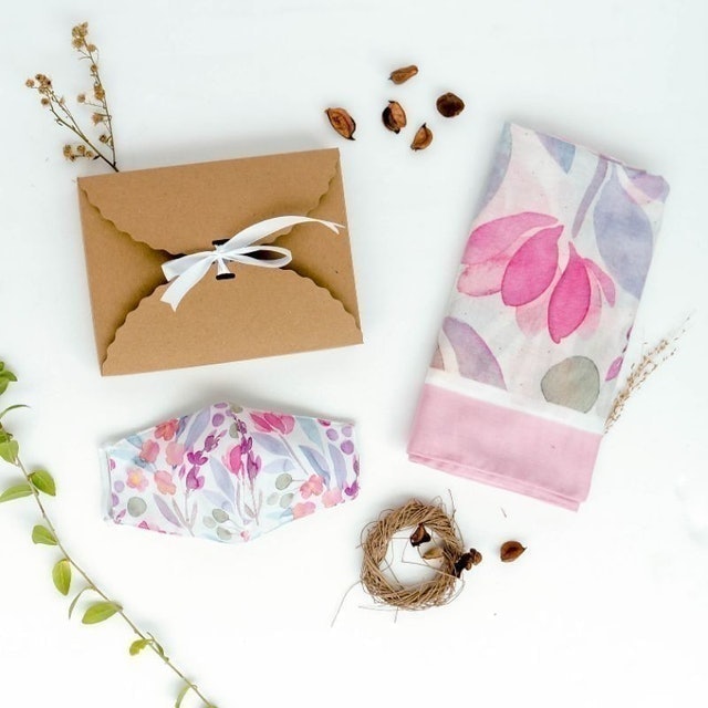 Paket 1 Hampers Square Premium Voal Scarf dan Masker 3