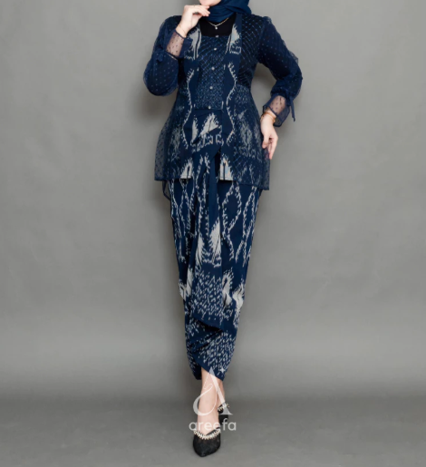 Areefa Puspa Kebaya Set