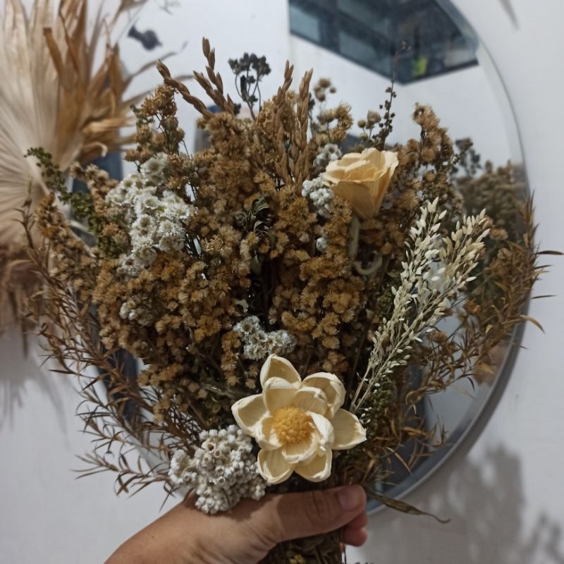 Linea Hand Bouquet 5