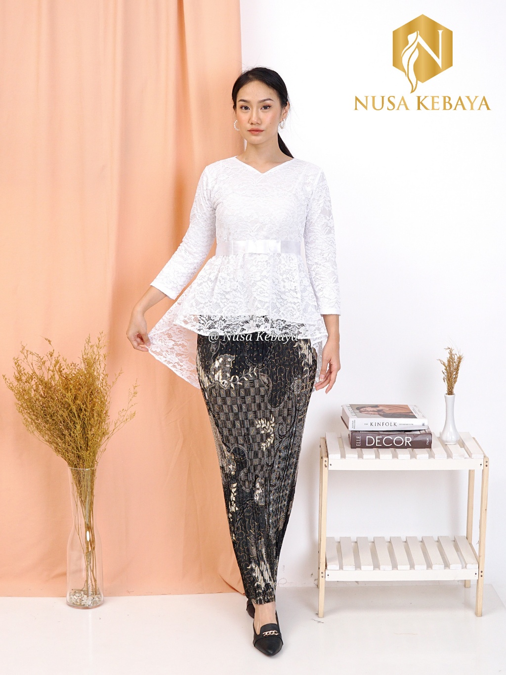 Nusa Kebaya Setelan Kebaya Brukat Pinguin 2