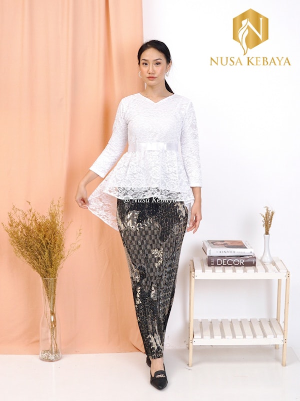 Nusa Kebaya Setelan Kebaya Brukat Pinguin 2