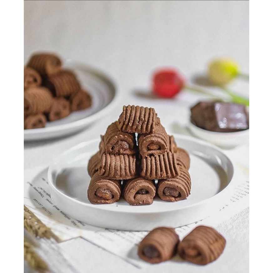 Pia Juwara Satoe  Bakpia Juwara Satoe Nastar Roll Coklat