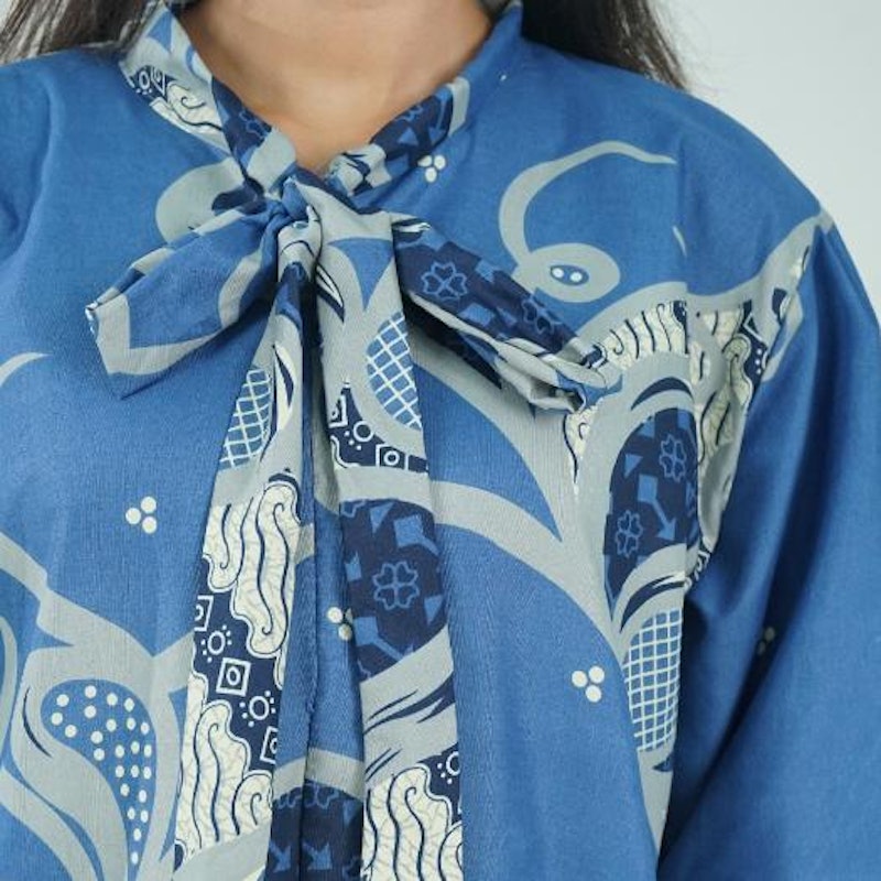 Batik Trusmi Blouse Batik Motif Liris Biru 2