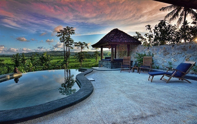 10 Rekomendasi Villa dengan Private Pool di Jogja Terbaik  1