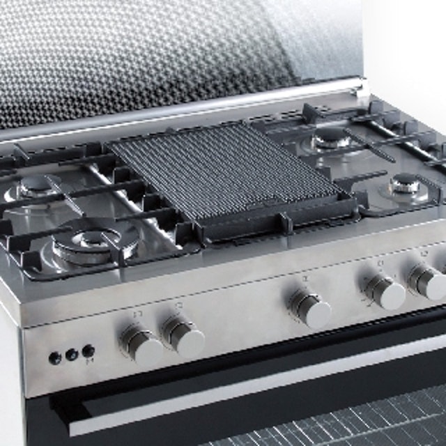 Electrolux Electrolux Kompor Freestanding UltimateTaste 500 90cm dengan Kompor Gas dan Oven Gas 130L EKG9688X