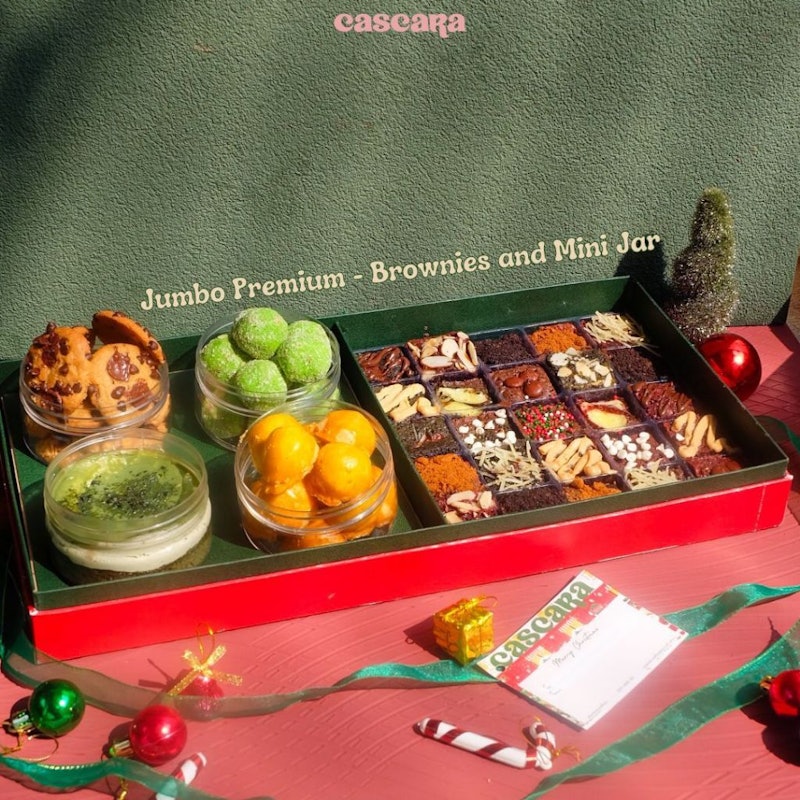 Cascara Cookies Christmas Hampers Jumbo Premium Brownies and Mini Jar 1