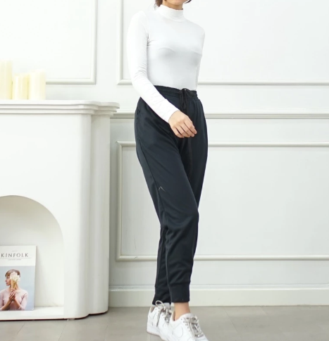 Cahaya Pelita Retailindo IE.DEMODE Milea Celana Jogger Panjang Hitam 