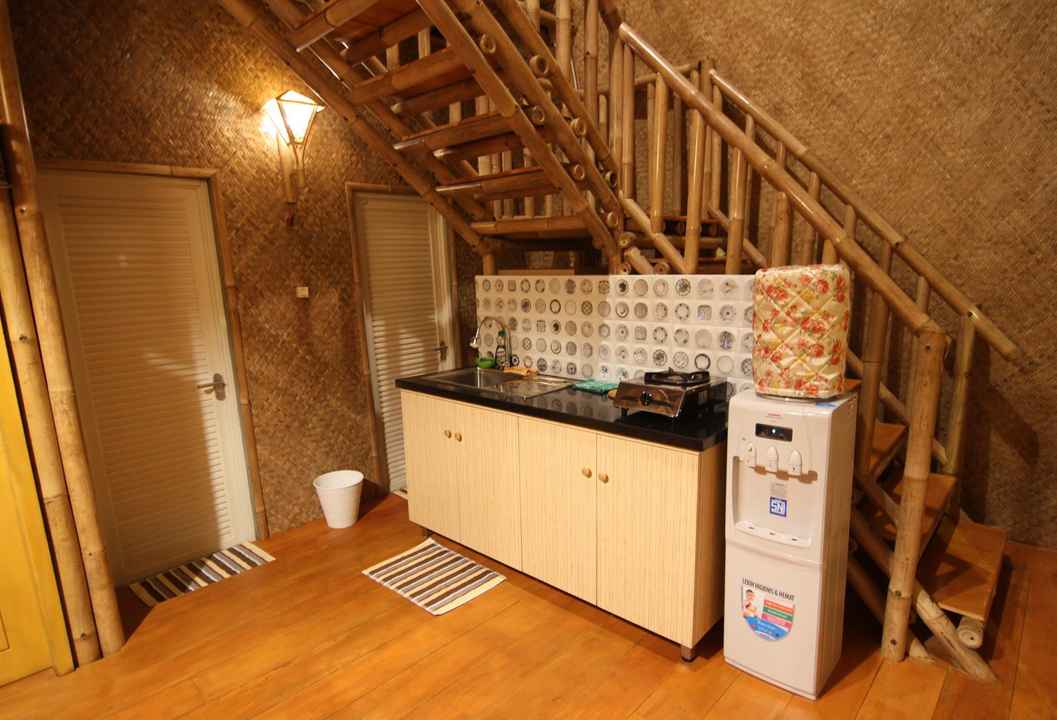  ChavaMinerva Bambu Villa