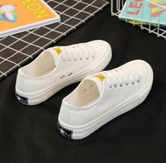 Sepatu Wanita Kanvas