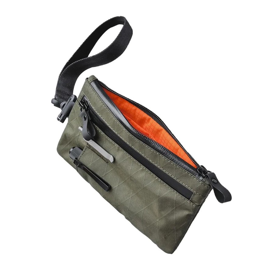 10 Rekomendasi Merk Handbag Pria Terbaik  [Branded] (Terbaru Tahun 2026) 5
