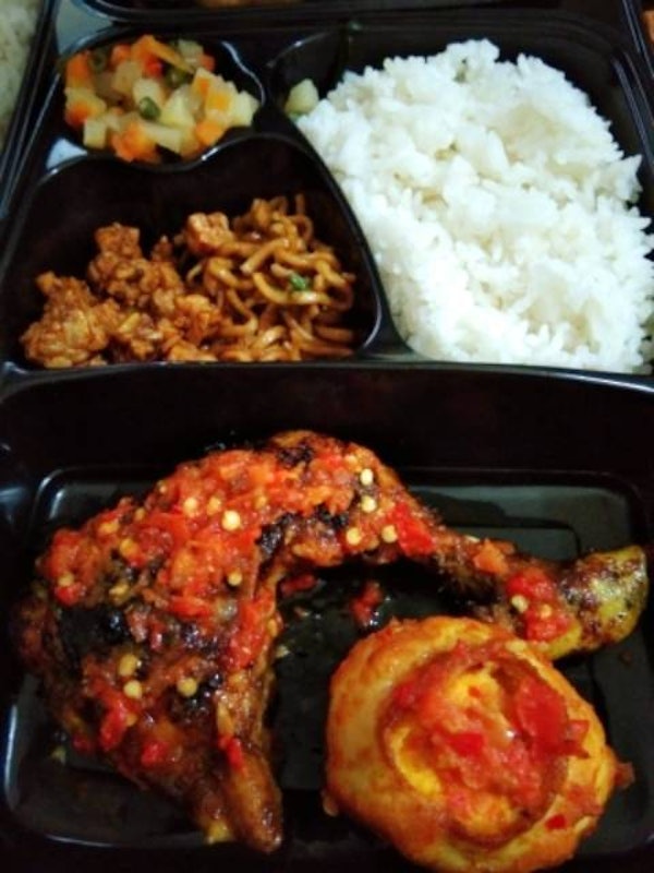 Onanama Kitchen Nasi Kotak Paket Istimewa 3