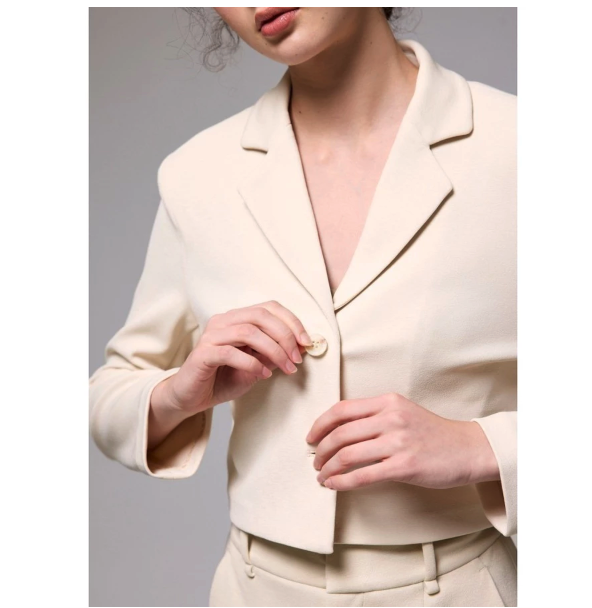  Love, Bonito Alya Boxy Crop Blazer Oat