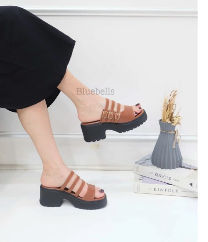  Bluebells MILKY Sendal Wedges Wanita 
